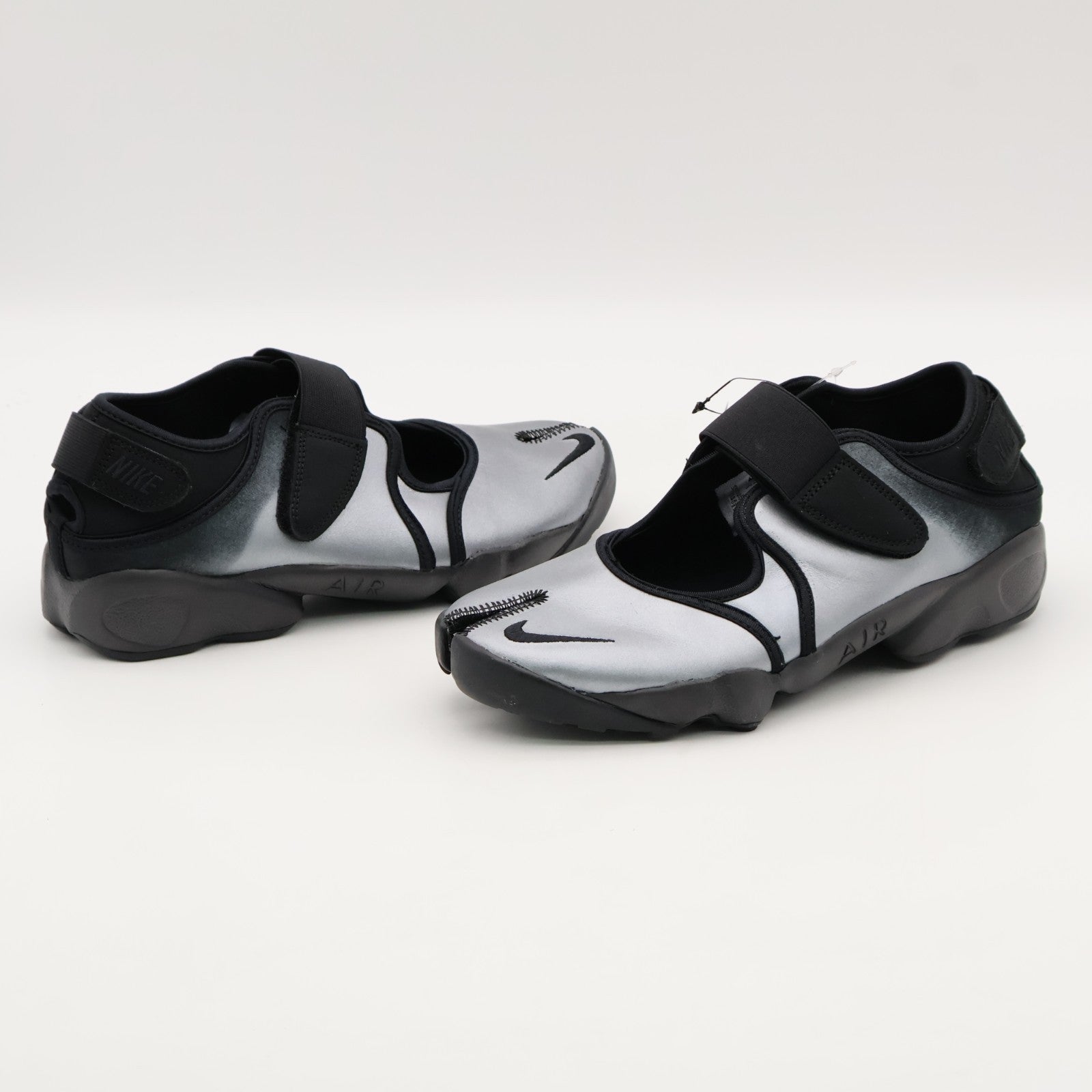 IH3656-095 Nike Women's Air Rift Metallic Silver Black (Women's)