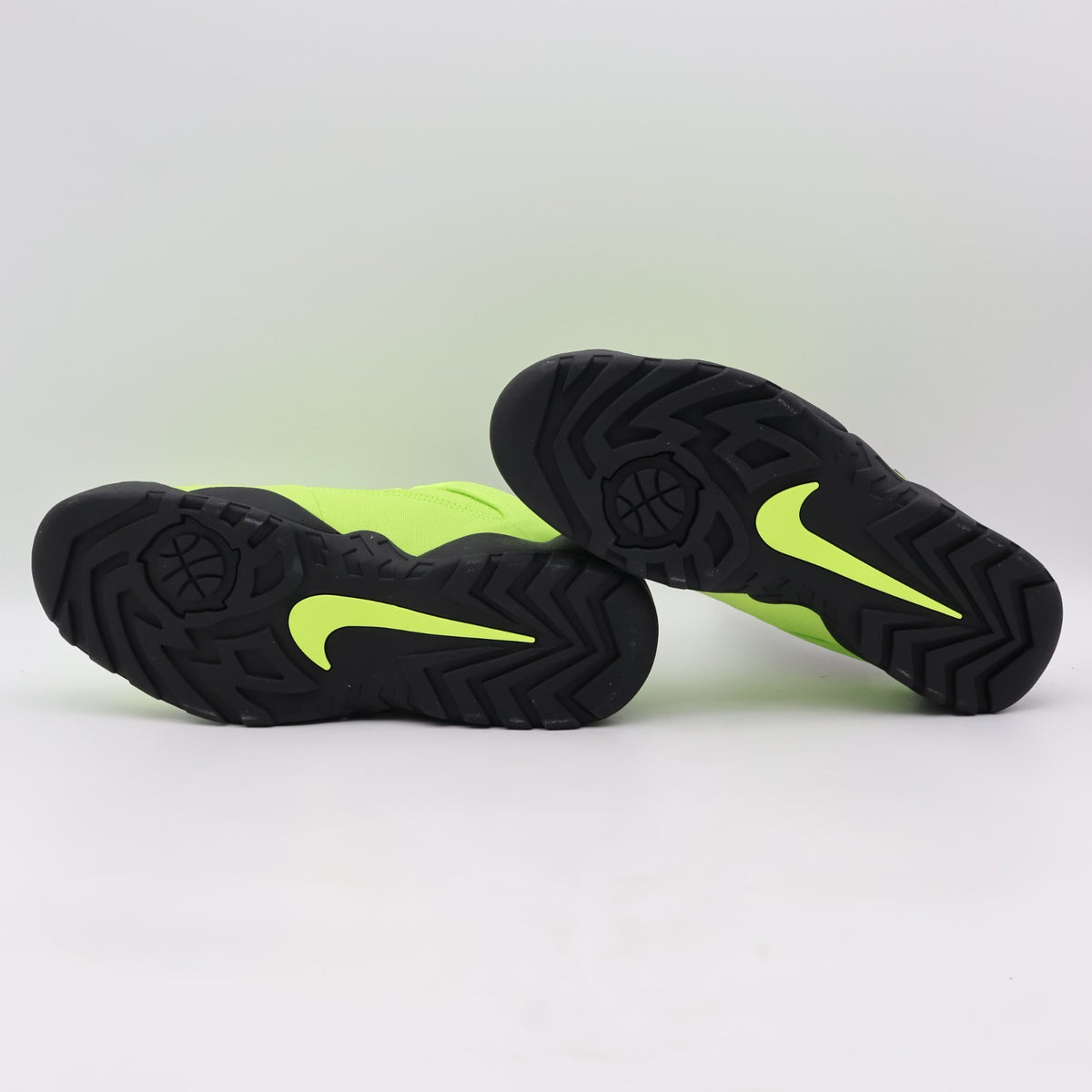 FQ3000-700 Supreme Nike SB Darwin Low Green Volt Black White Fluorescent (Men's)
