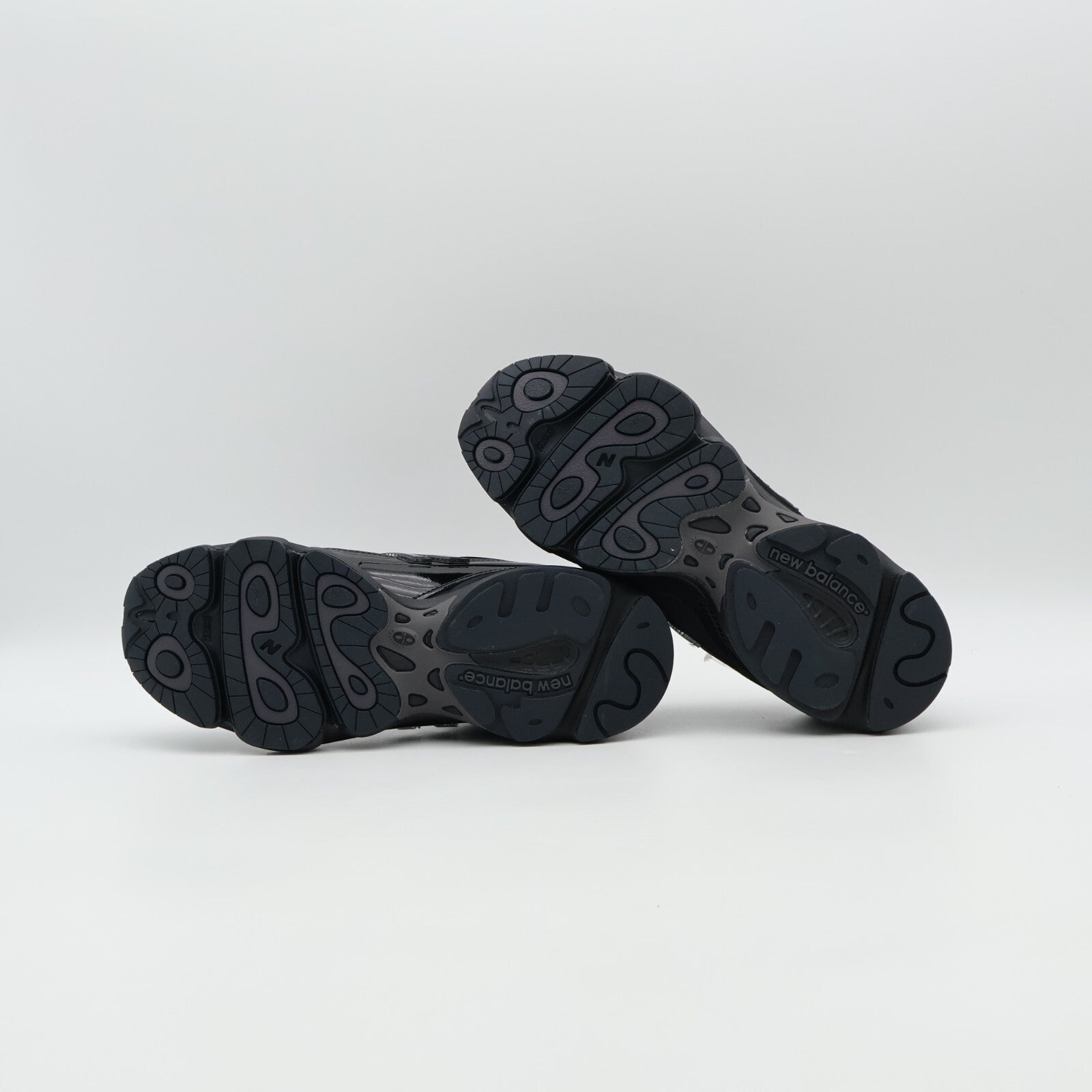 M1000BBE BEAMS Exclusive New Balance 1000 Black (Men's)