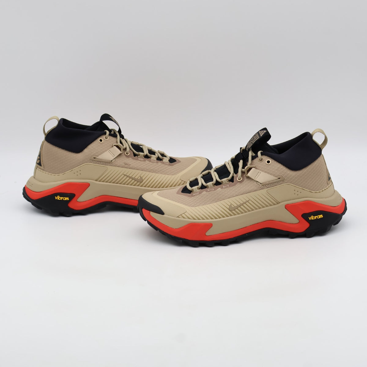 IO7854-200 Nike ACG Zegama Hike "British Khaki/Linen" (Men's)