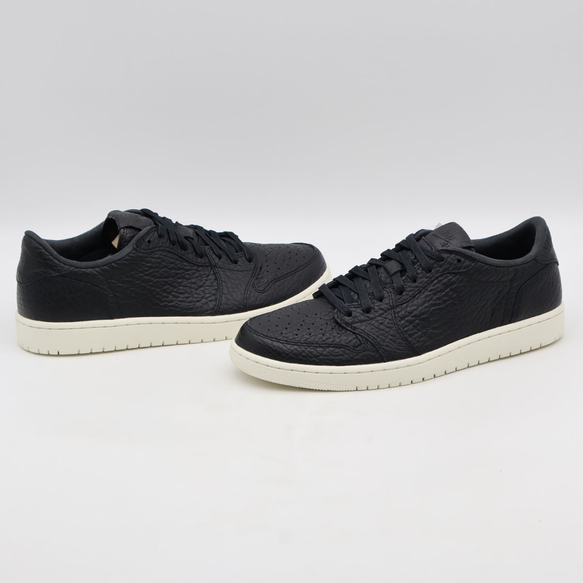 848775-005 Nike Air Jordan 1 Retro Low Swooshless Black (Men's)