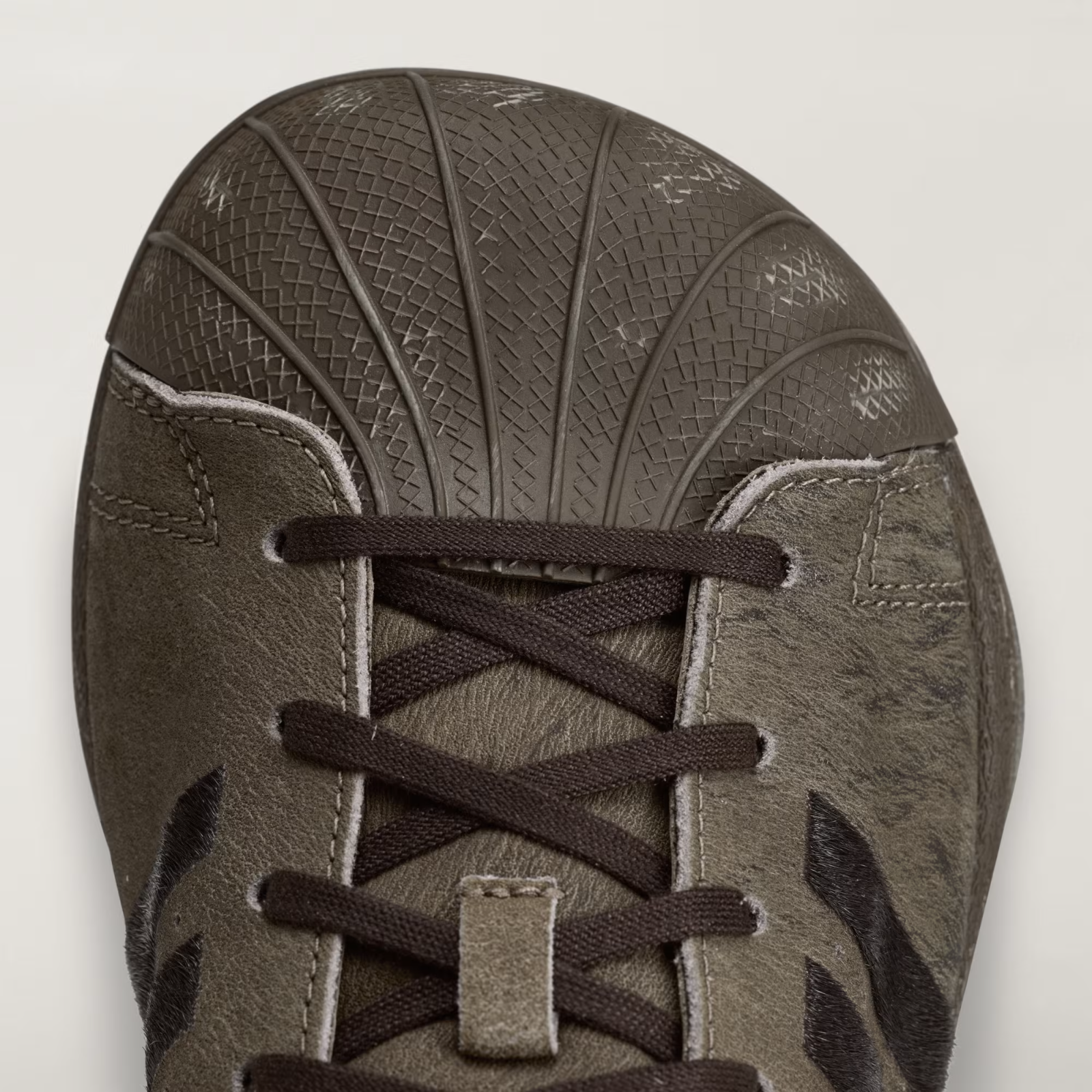 KK2724 Avavav adidas Super Star Dark Brown Supplier Colour (Women's)