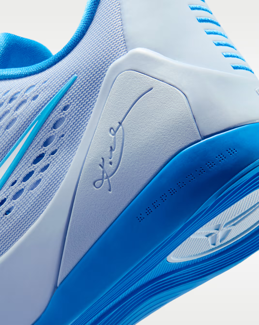 IH1401-402 Nike Kobe 9 Elite Low EM Protro Hydrogen Blue (Men's)