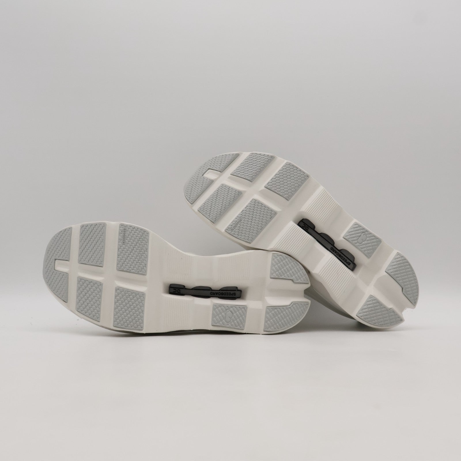 3MF10671200 On Cloudmonster Void White (Men's)