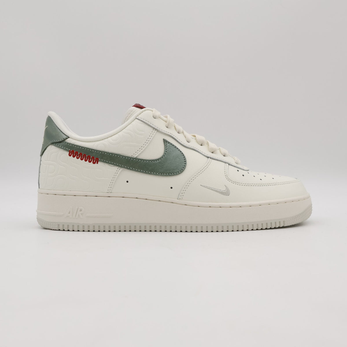HV5979-130 Nike Air Force 1 Low '07 Sail Light Bone University Red (Men's)