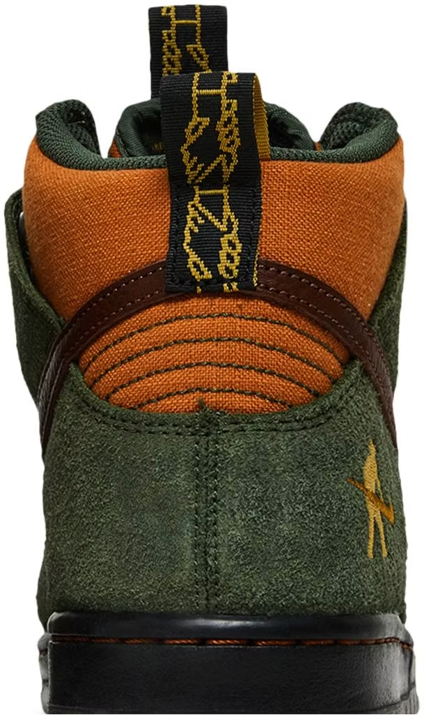 DO6119-300 PASS~PORT Ã Nike SB Dunk High "Work Boot" (Men's)