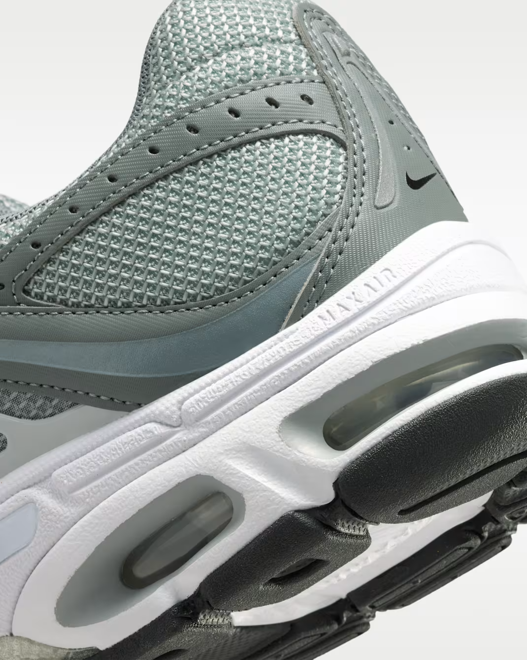 IU7904-001 Nike Air Max Moto 2K 2Tone (Men's)
