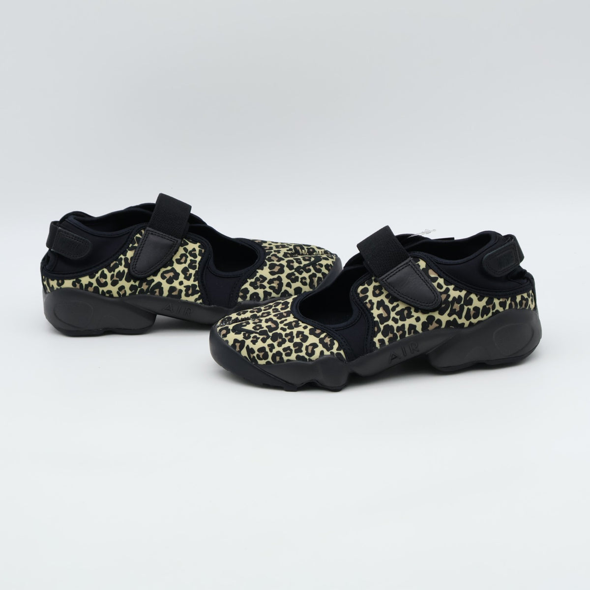 IR5696-010 Nike Women's Air Rift Leopard (Women's)