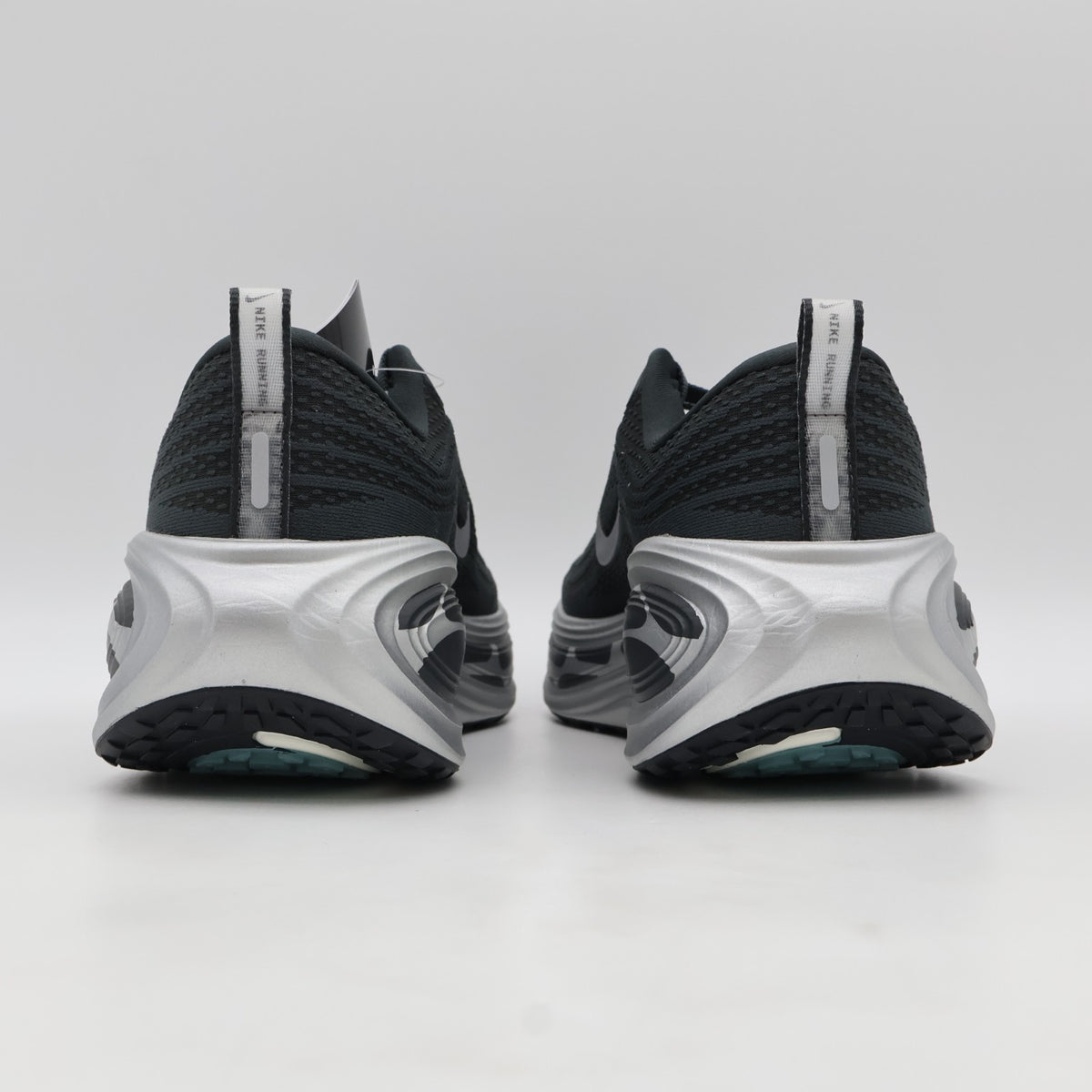 IM6011-060 Nike Vomero Plus Anthracite Cannon White Reflect Silver (Men's)
