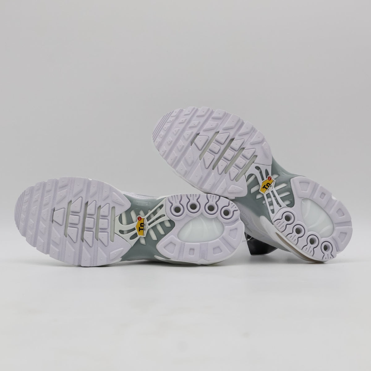DM2362-100 Nike Air Max Plus White Pure Platinum (Women's)