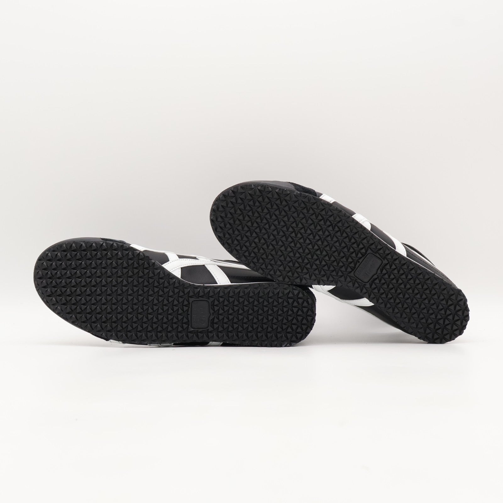 1183C102-001 Onitsuka Tiger Mexico 66 Black White (Men's)