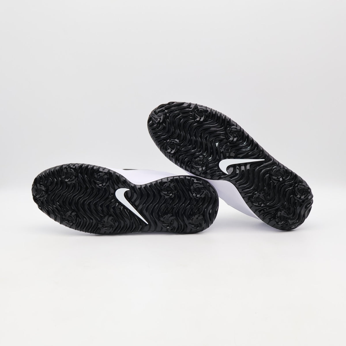 HM9220-100 Nike Victory Pro 4 White Photon Dust Black (Men's)