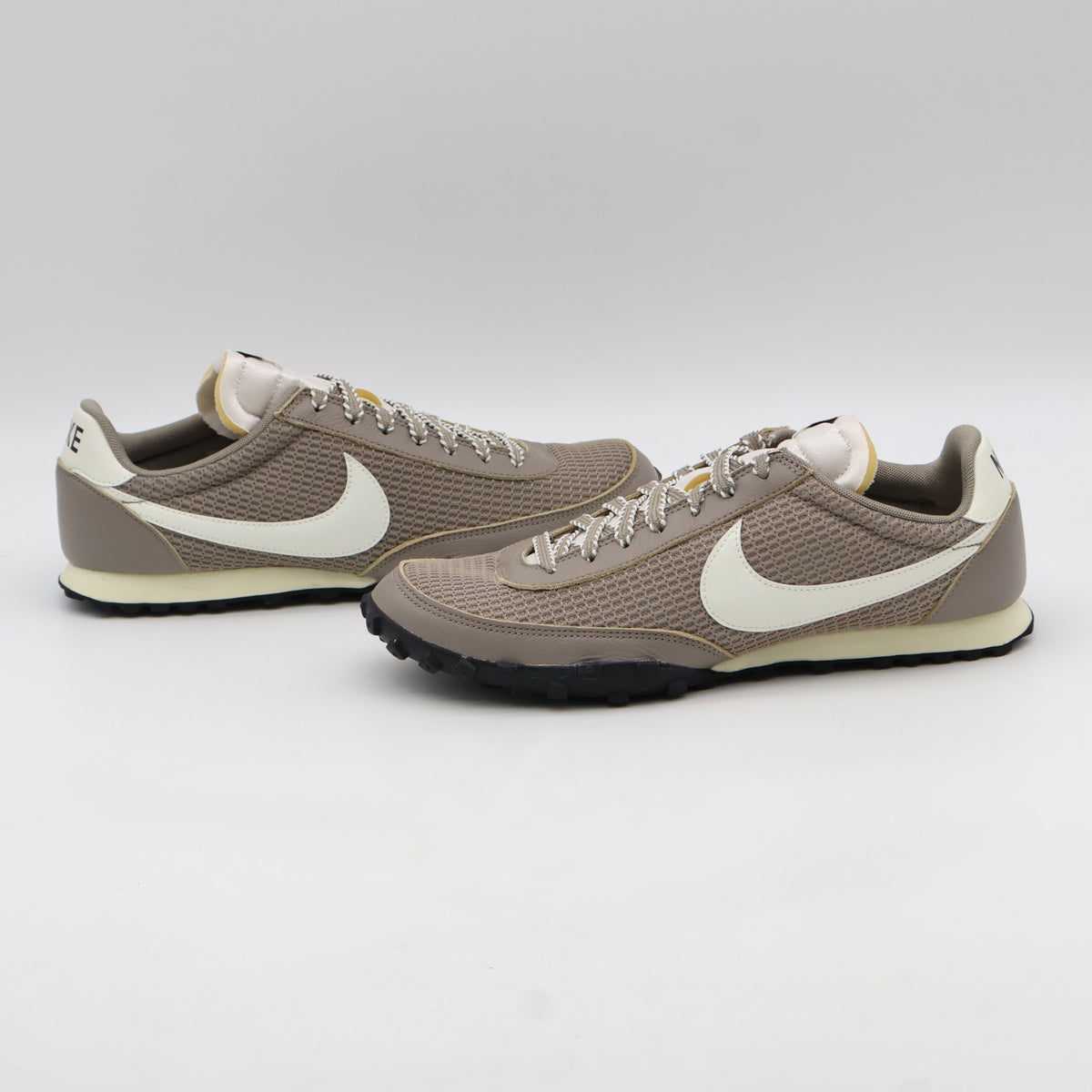 IM8673-001 Nike Waffle Racer SE "Moon Fossil/Sail/Shadow Brown"