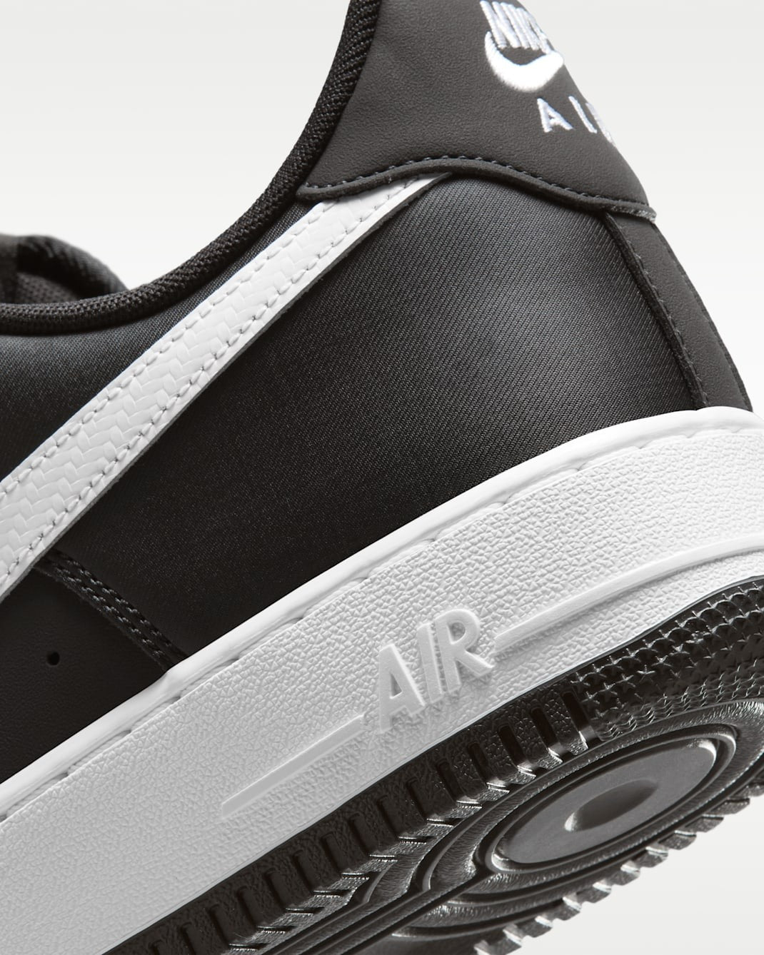 IR5599-001 Nike Air Force 1 '07 BlackWhite (Men's)