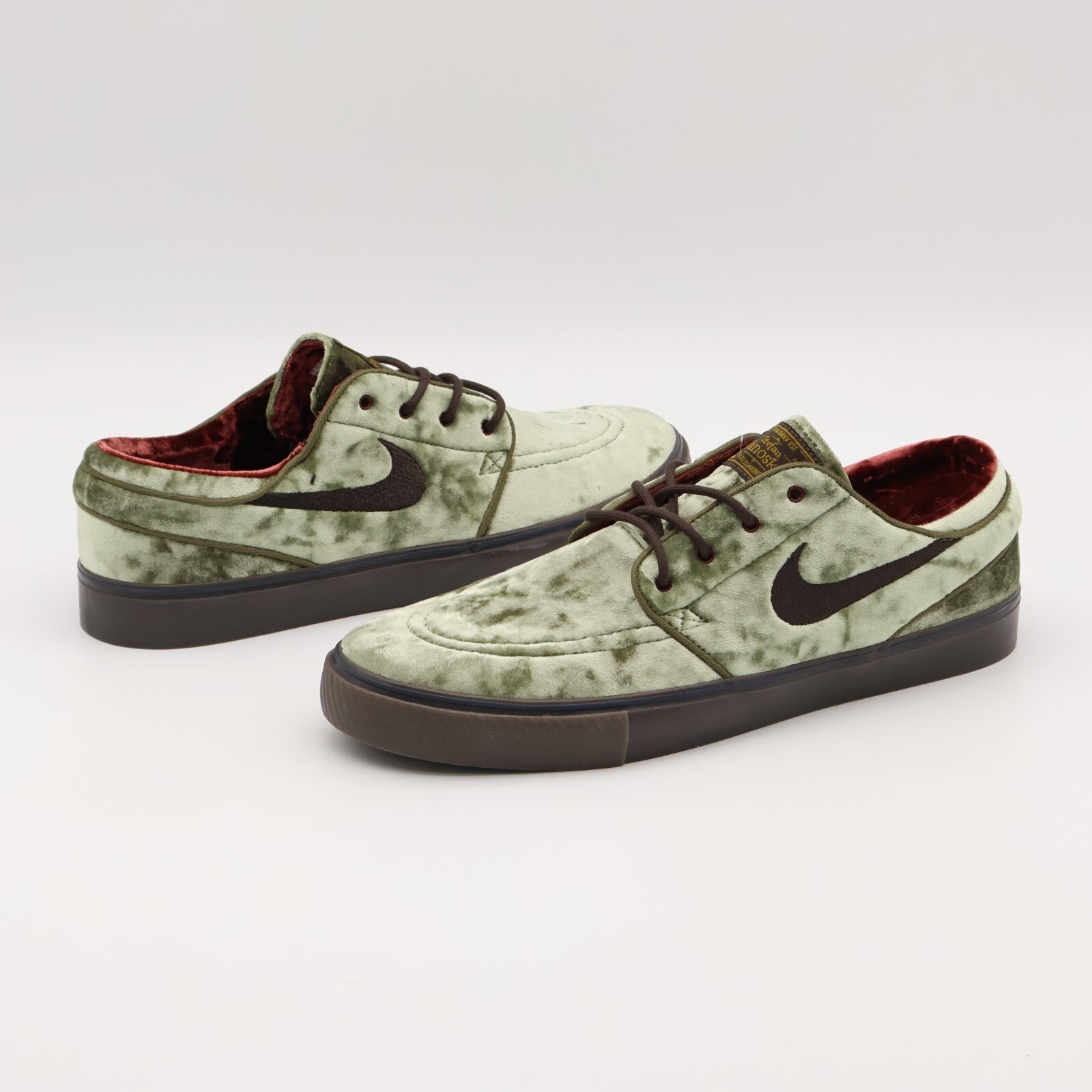 FZ1302-200 Nike SB Zoom Janoski OG SE City of Cinema (Men's)