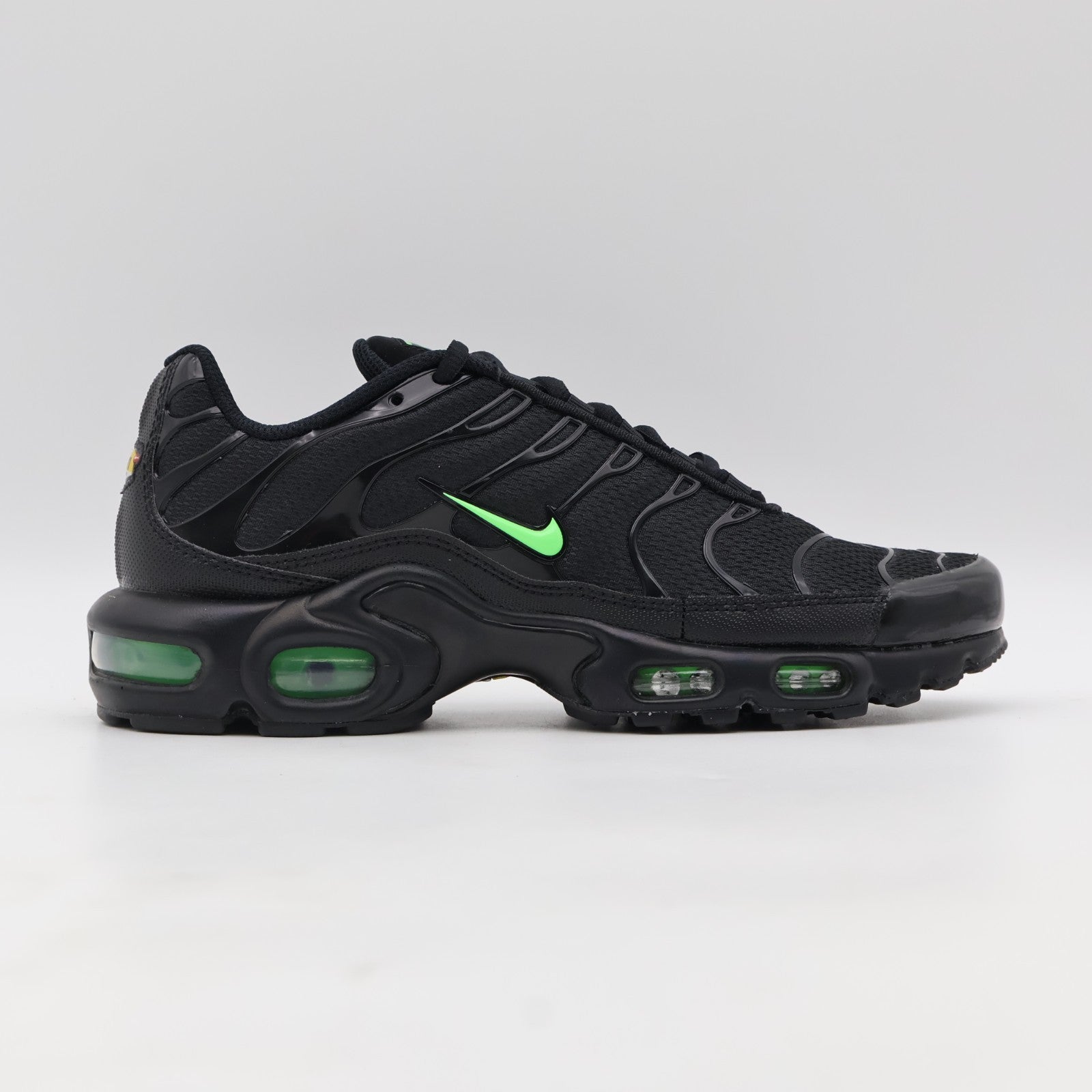 DM0032-024 Nike Air Max Plus Green Strike (Men's)