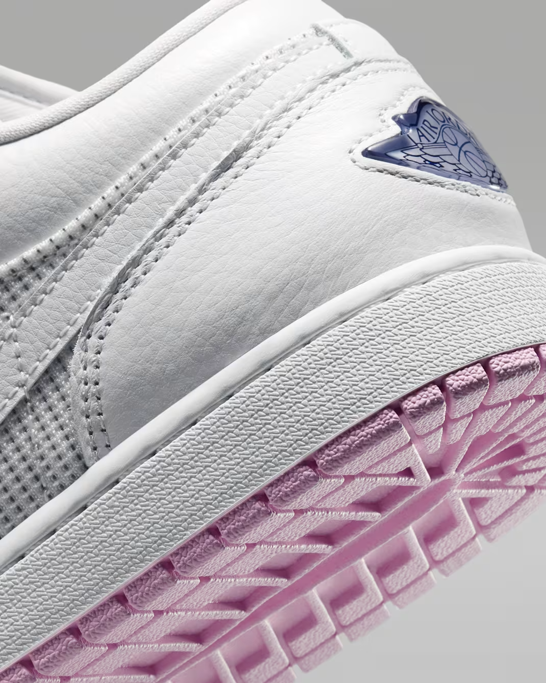 IO2048-100 Nike Air Jordan 1 Low SE "Summit White/Light Arctic Pink" (Unisex)