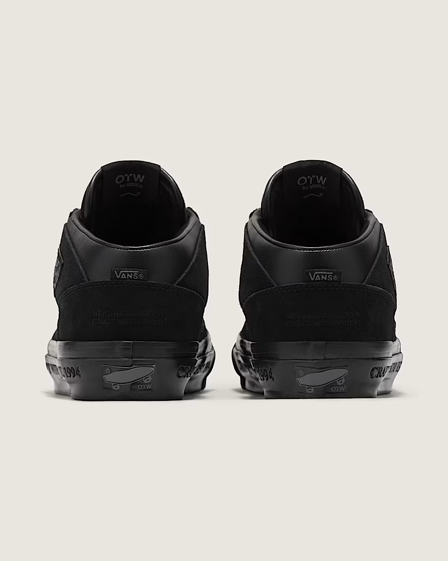 VN000EFYBLA NEIGHBORHOOD Ã OTW by Vans Half Cab 33 Black