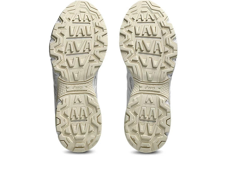 1203A597-101 Asics Gel-Nunobiki "White/Pure Silver" (Men's)