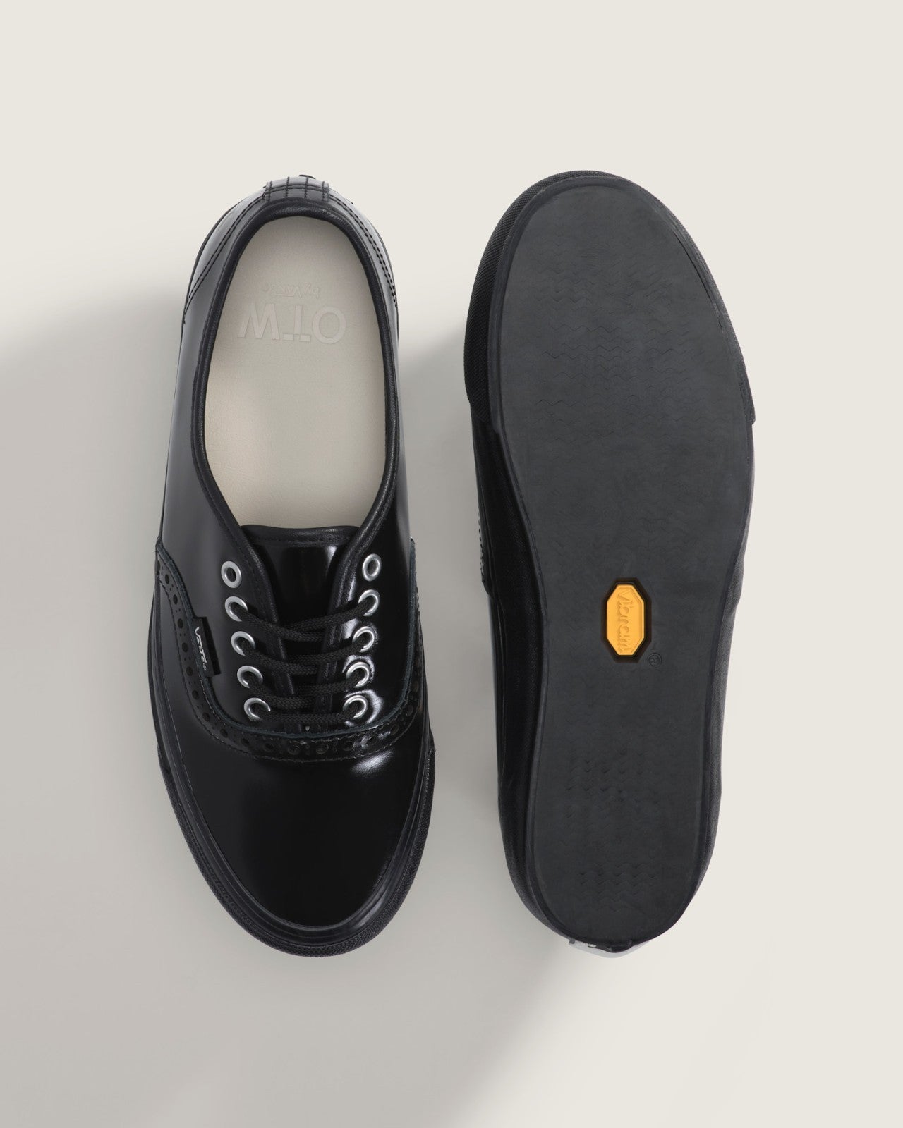 VN000V33BKA Vans OTW AUTHENTIC 44 SIPED VIBRAM GLOSS LEATHER BROGUE BLACK(Men's)