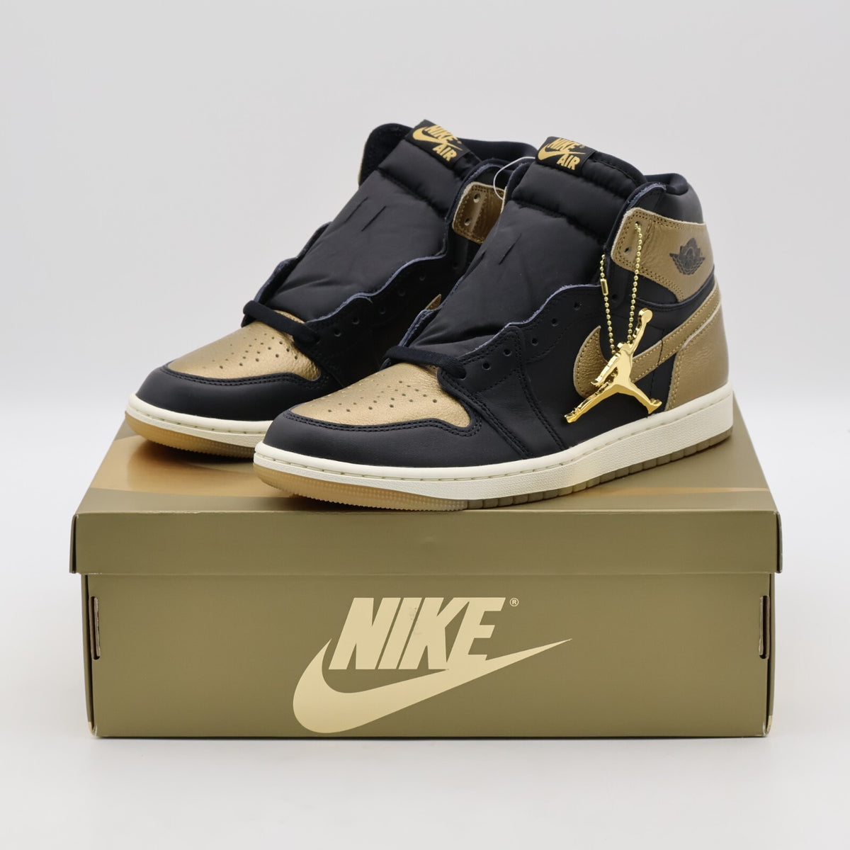 DZ5485-071 Nike Air Jordan 1 Retro High OG Black and Gold (Men's)