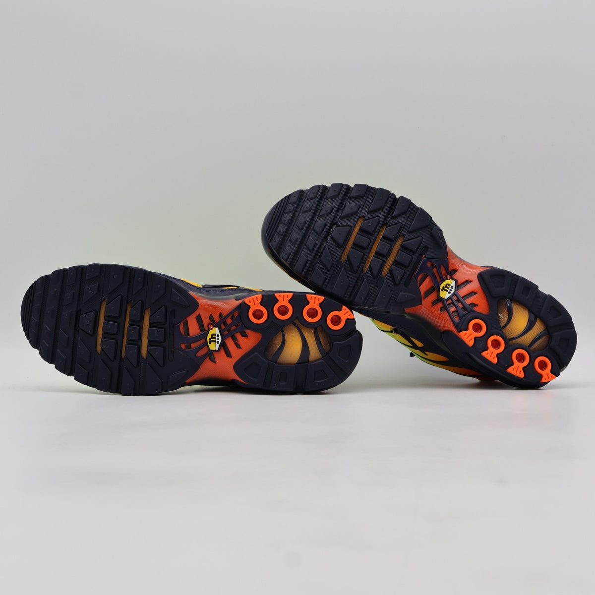 DM0032-701 Nike Air Max Plus Lemon Venom (Men's)