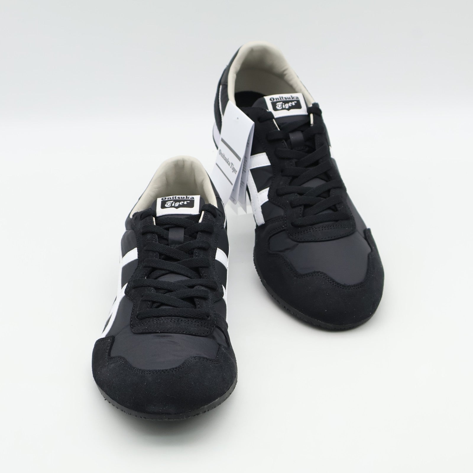 1183B400-001 Onitsuka Tiger SERRANO BLACK WHITE (Men's)