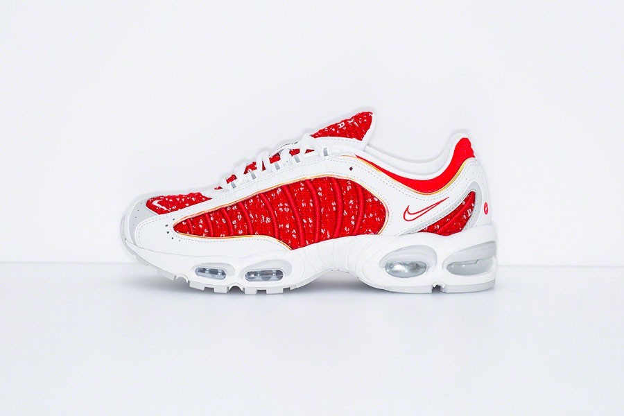 AT3854-100 Supreme Ã Nike Air Max Tailwind 4 "Red" (Men's)