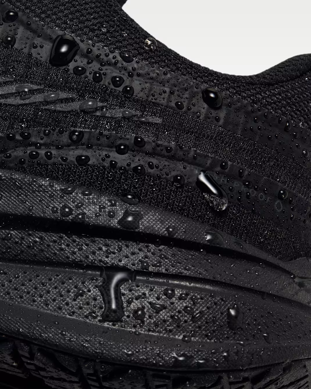 IO2338-001 Nike GS Star Runner Utility "Black/Anthracite"