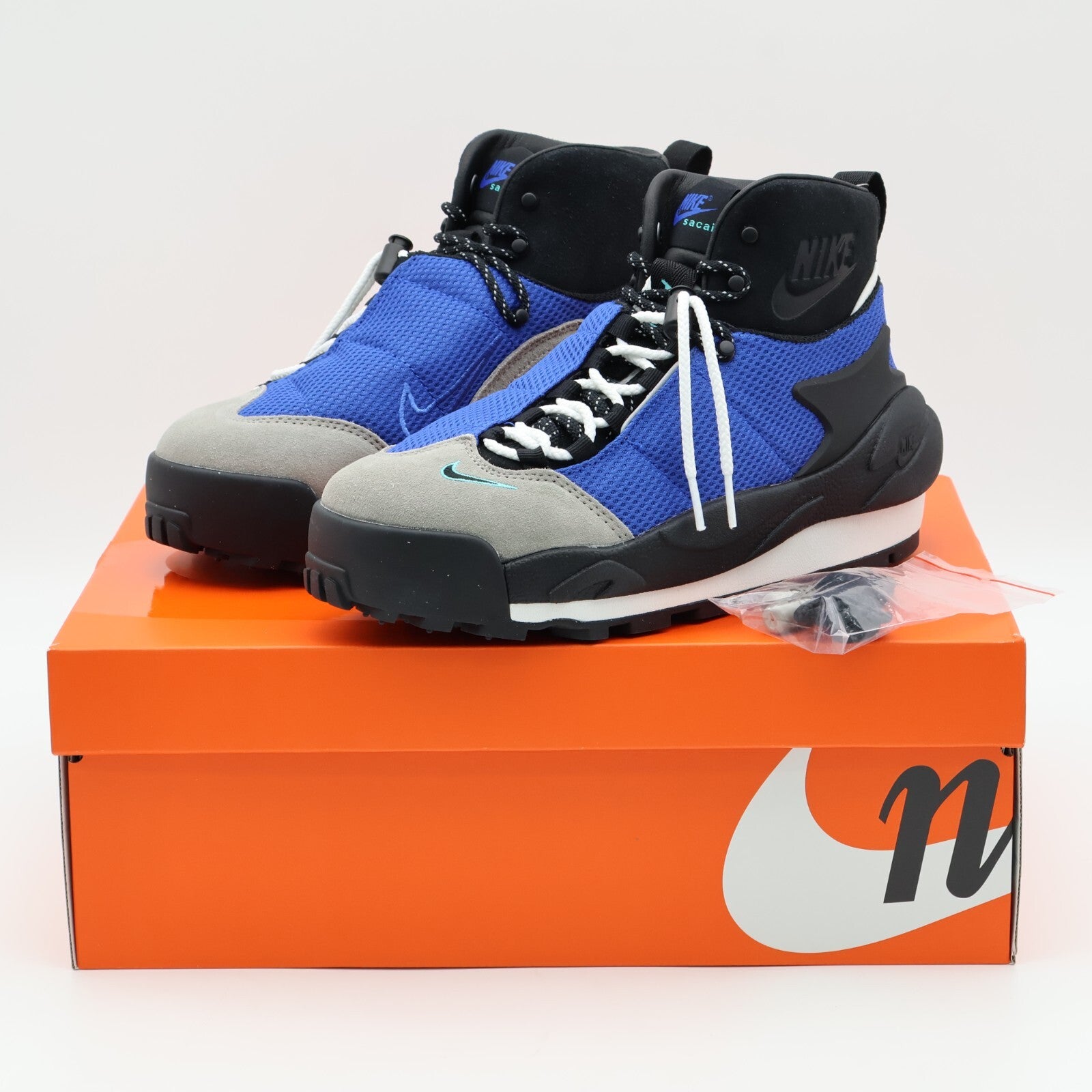FN0563-400 sacai Nike Magmascape Varsity Royal (Men's)