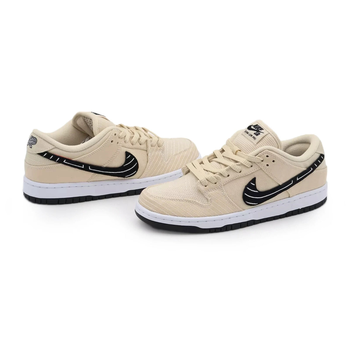 FD2627-200 Albino & Preto Nike SB Dunk Low Pro Pearl White Fossil Sail (Men's)