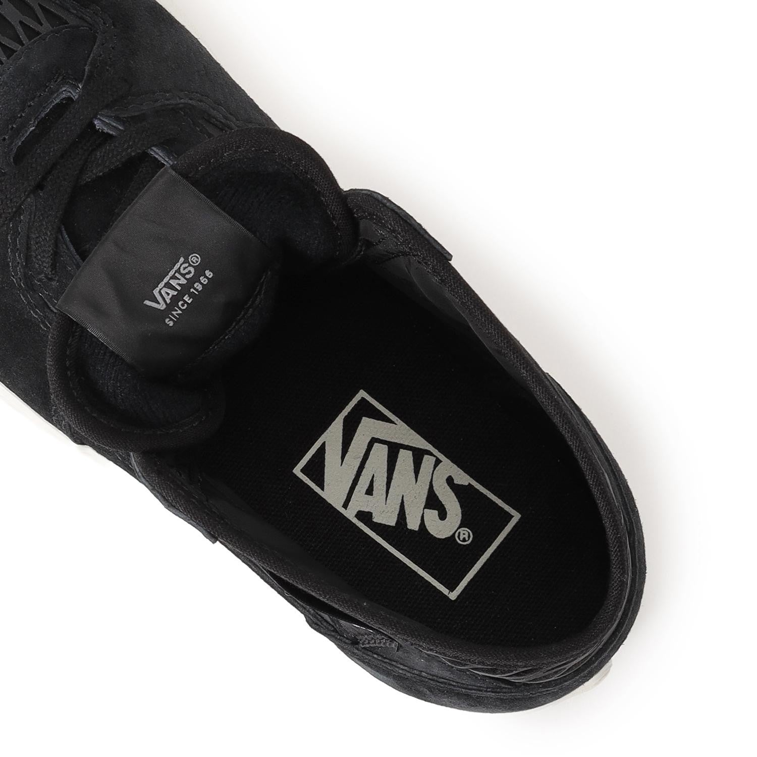 VN000EKMBLA Vans Half Cab Decon "Black"
