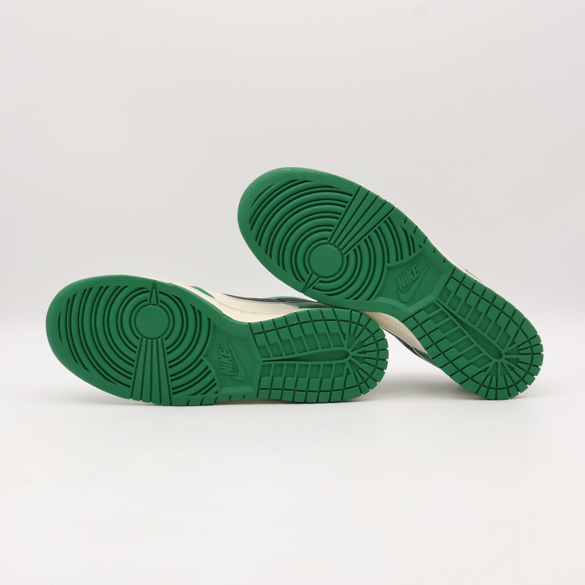DR9654-100 Nike Dunk Low SE Jackpot Lottery Pack Malachite Green Pale Ivory