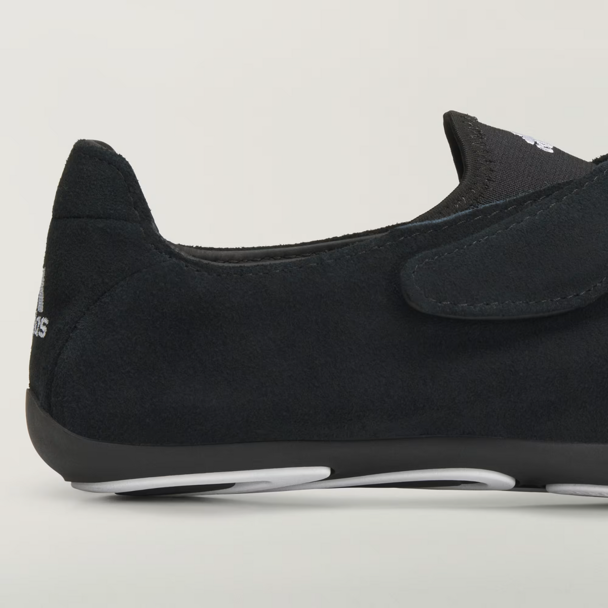 KJ0953 Pharrell Williams Ã adidas Vario Flat Earther "Black" (Men's)