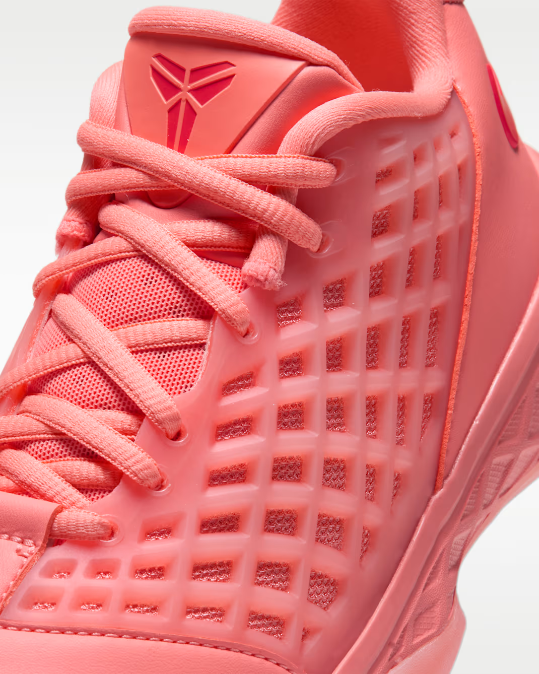 IZ7934-600 Nike GS Kobe 3 Low "Atomic Pink/Bright Crimson"