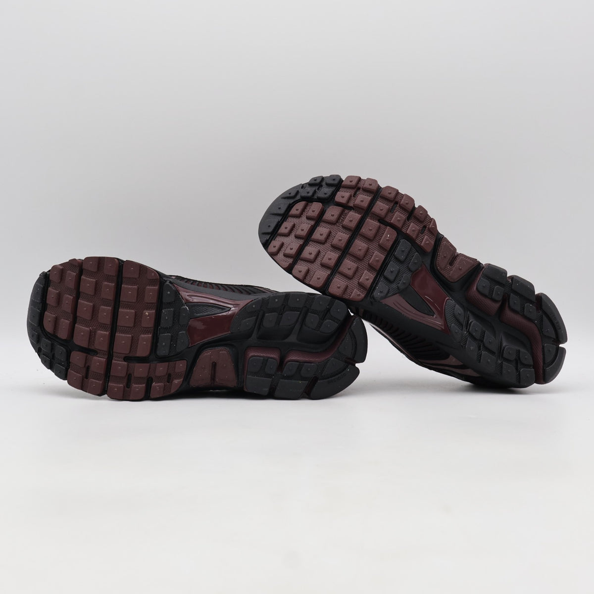 IB8929-002 Nike Zoom Vomero 5 Black Burgundy Crush (Women's)