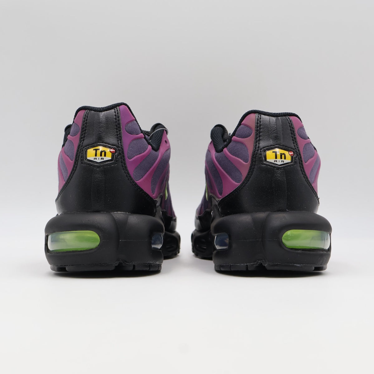 IR5898-573 Nike Air Max Plus OG "Dark Raisin/Black" (Men's)