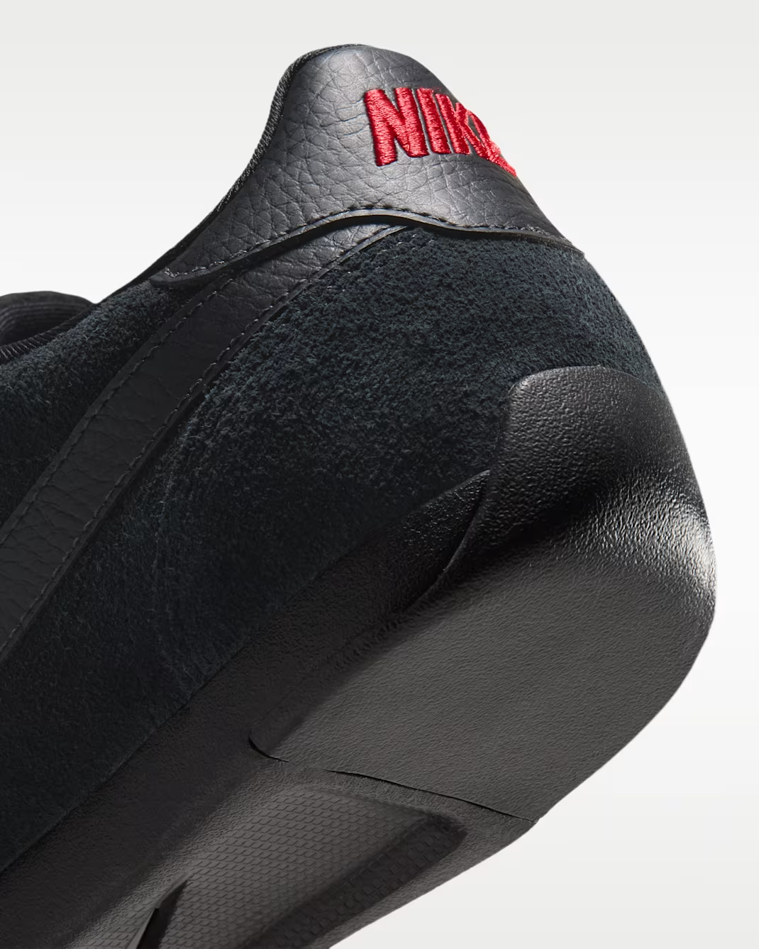IV2476-001 Nike Sprint Sister "Black/University Red" (Women's)