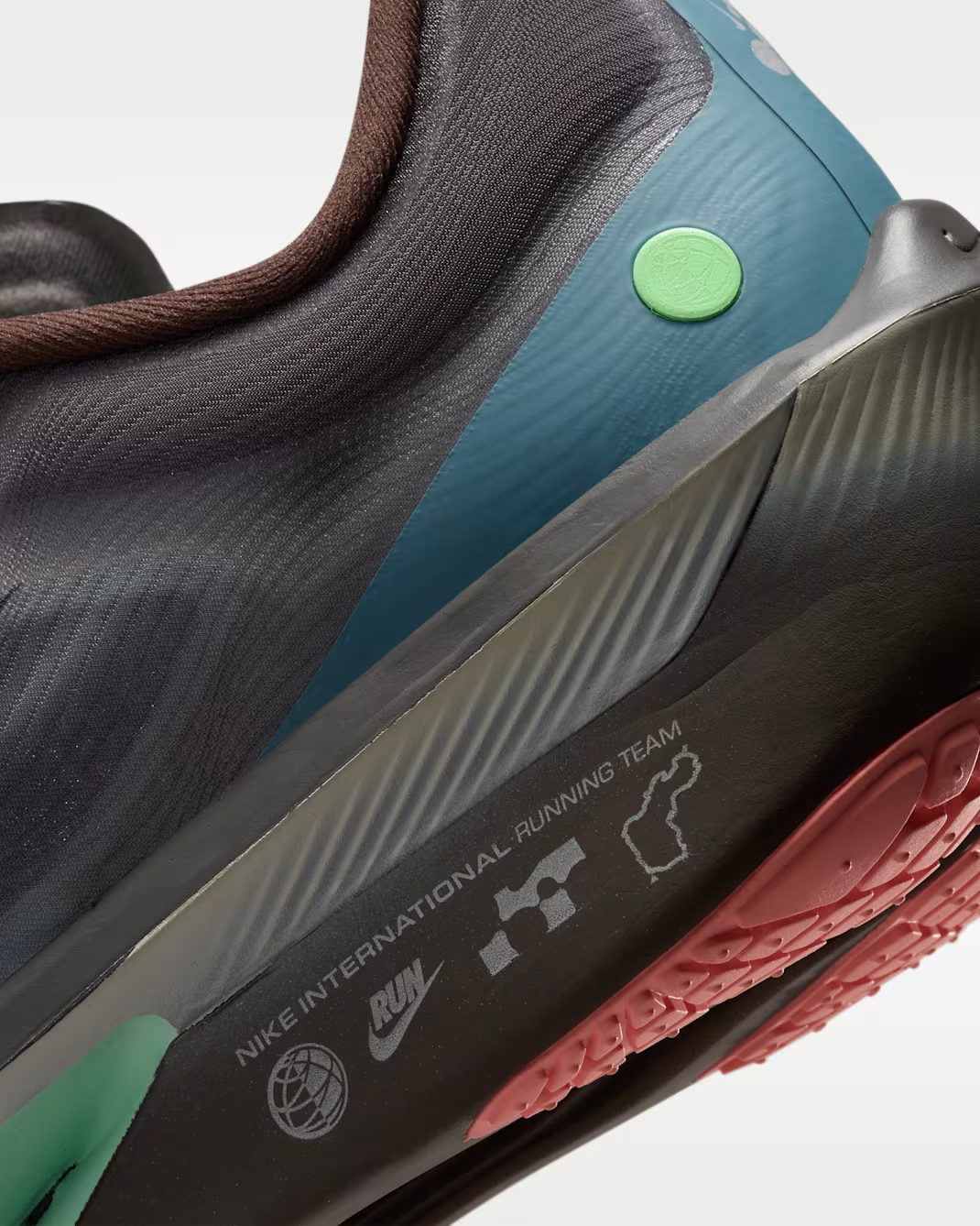 IW2352-200 Nike Zoom Fly 6 "Baroque Brown/Smoke Grey/Ironstone/Black" (Men's)