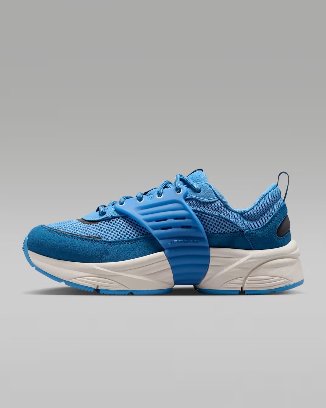 IR1839-400 Nike Jordan Trunner O/S "Blue Beyond/True Blue" (Women's)