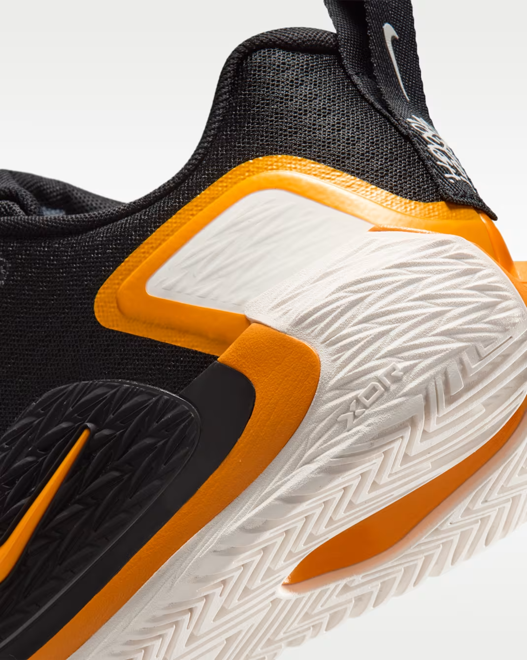 II2284-006 Nike ST Glow "Black/Sail/Gold/Metallic Gold" (Men's)