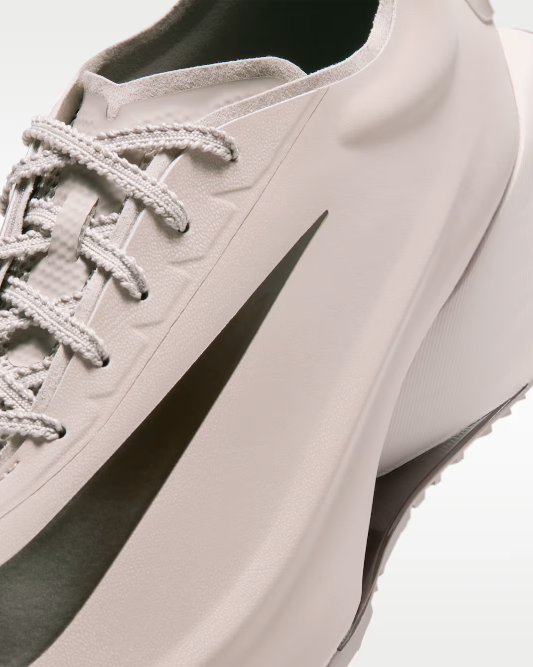 HQ2409-201 Nike First Sight Noir "Cream 2/Light Bone" (Women's)