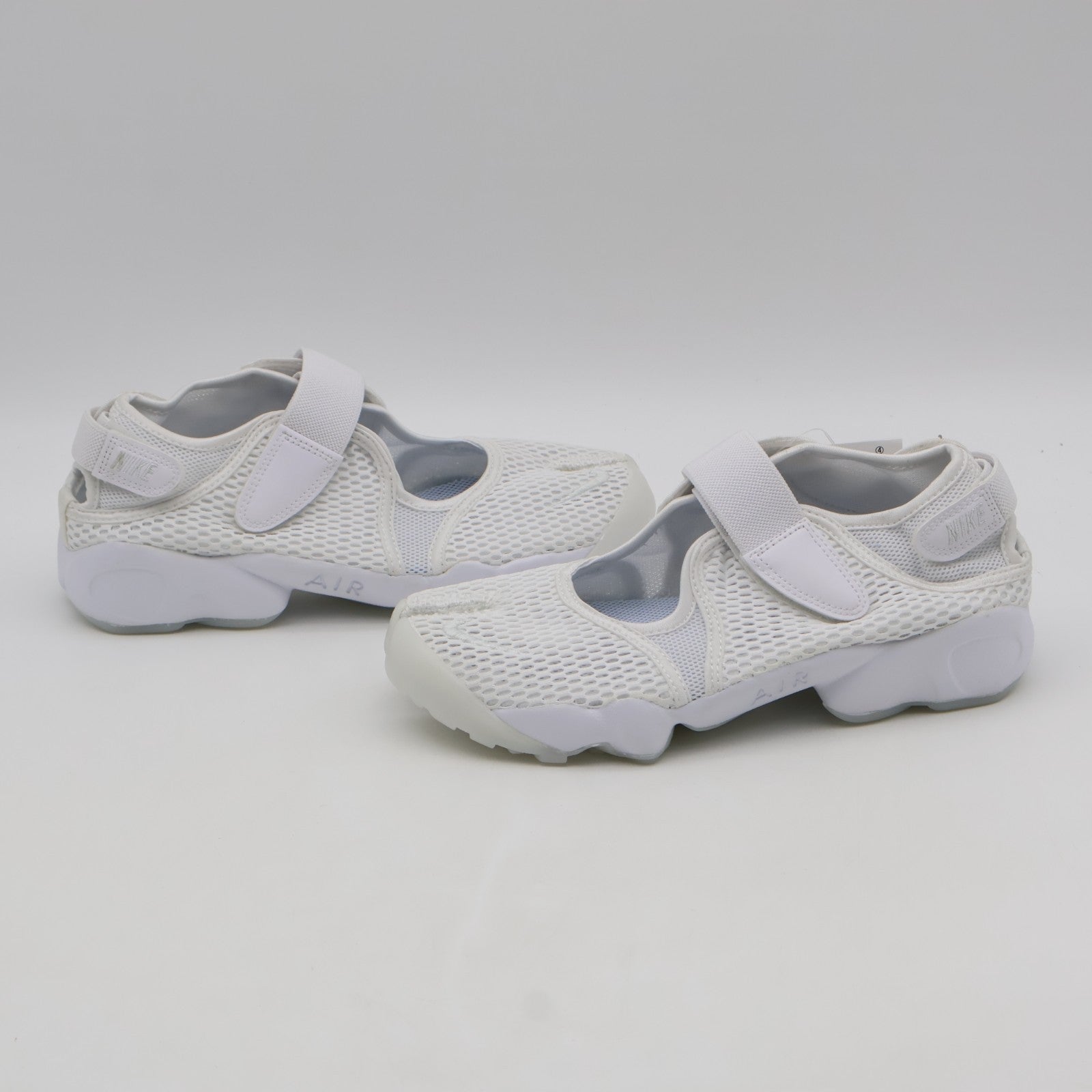 848386-100 Nike Air Rift Breathe "Pure Platinum" (Women's)