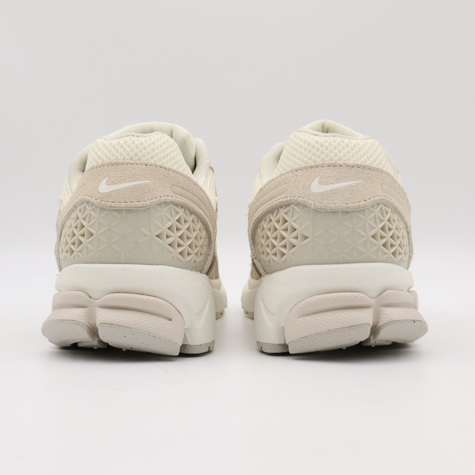 HF1553-100 Nike Vomero 5 Light Orewood brown (Men's)