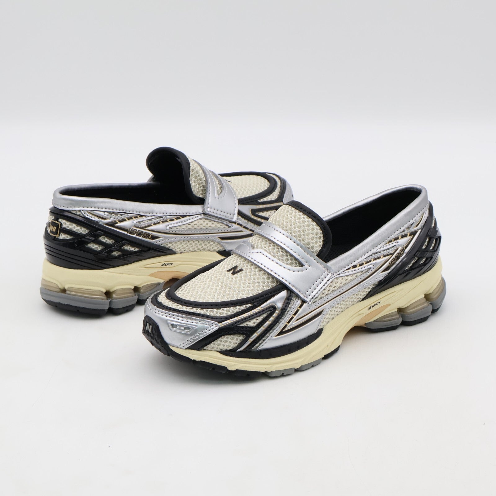 U1906LOB New Balance 1906L Silver Metallic Cream (Men's)