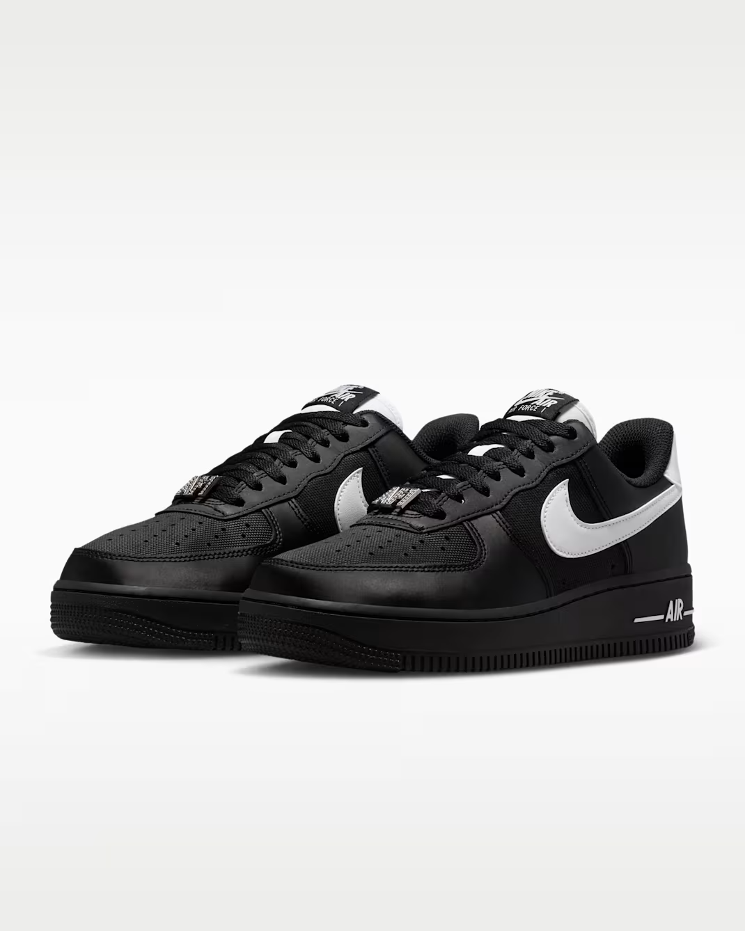 IV4721-001 Nike Air Force 1 Low '07 SE "Black/White" (Women's)