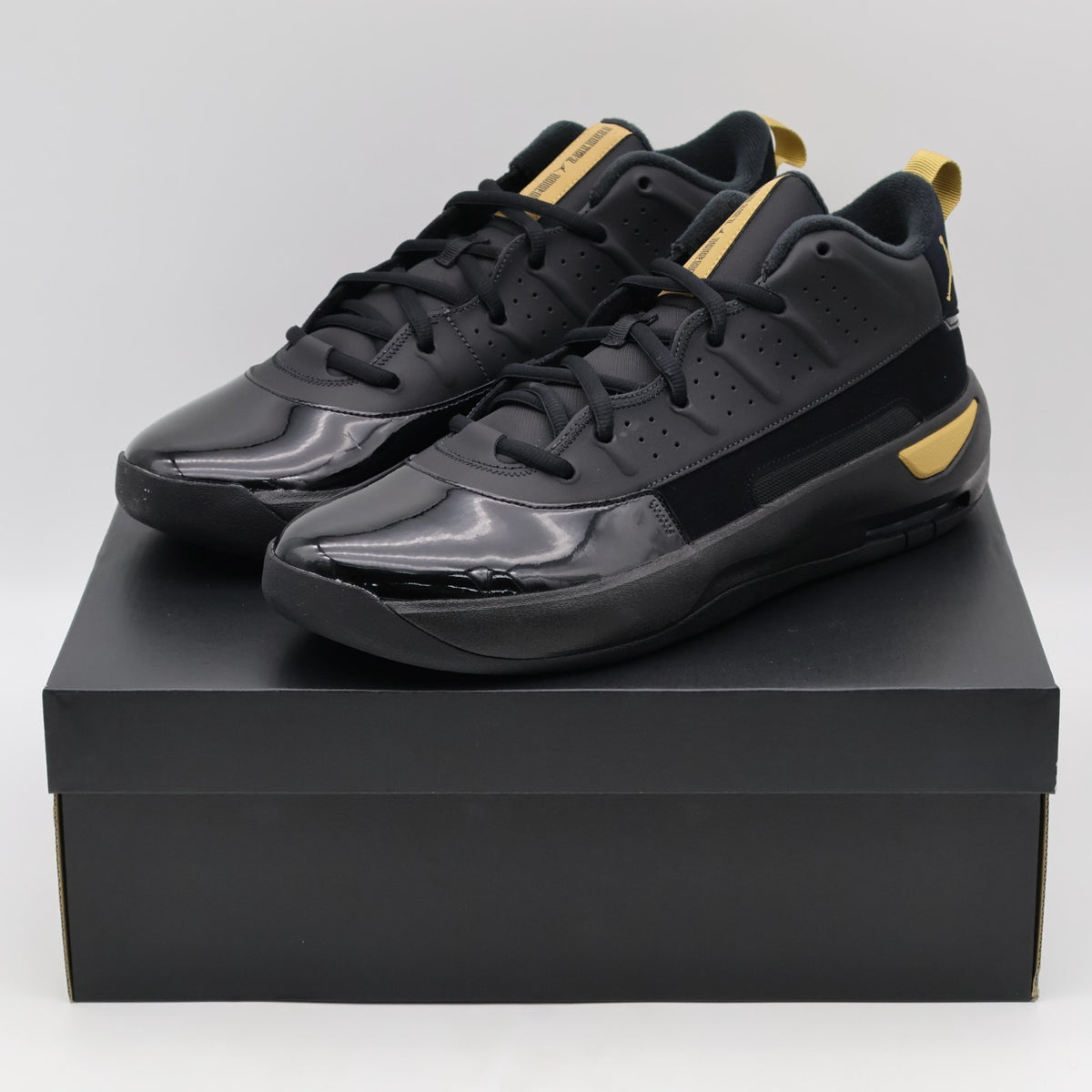 HQ2091-007 Nike Jordan Max Aura 7 Black Black Metallic Gold (Men's)