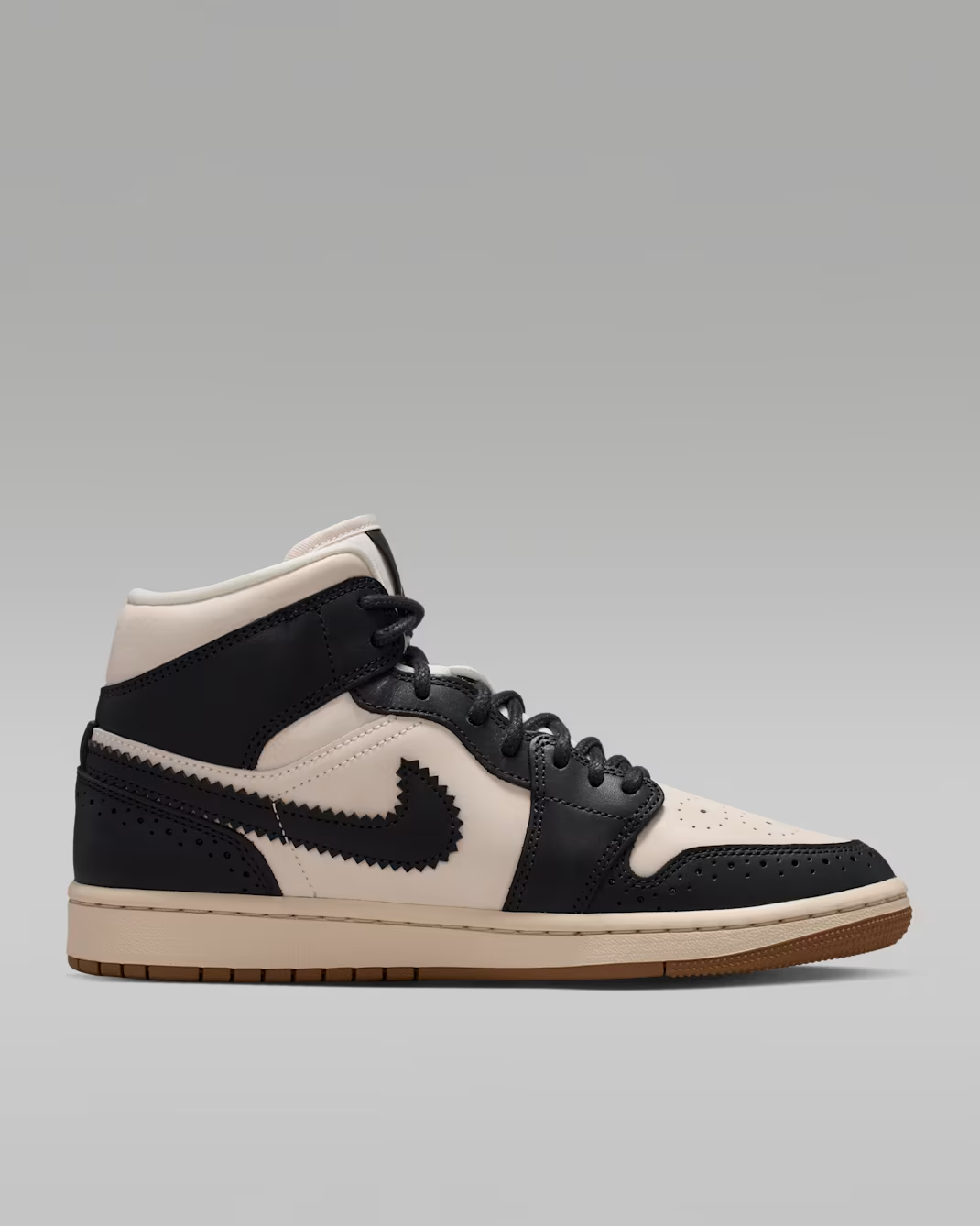 IO0760-001 Nike Air Jordan 1 Mid SE Off Noir Chalk (Women's)