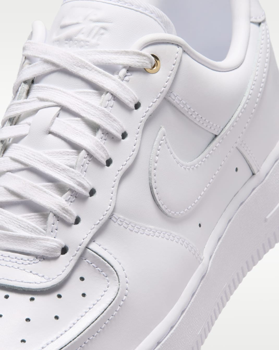 IO3124-100 Nike Air Force 1 Low '07 WhiteMetallic Gold (Women's))