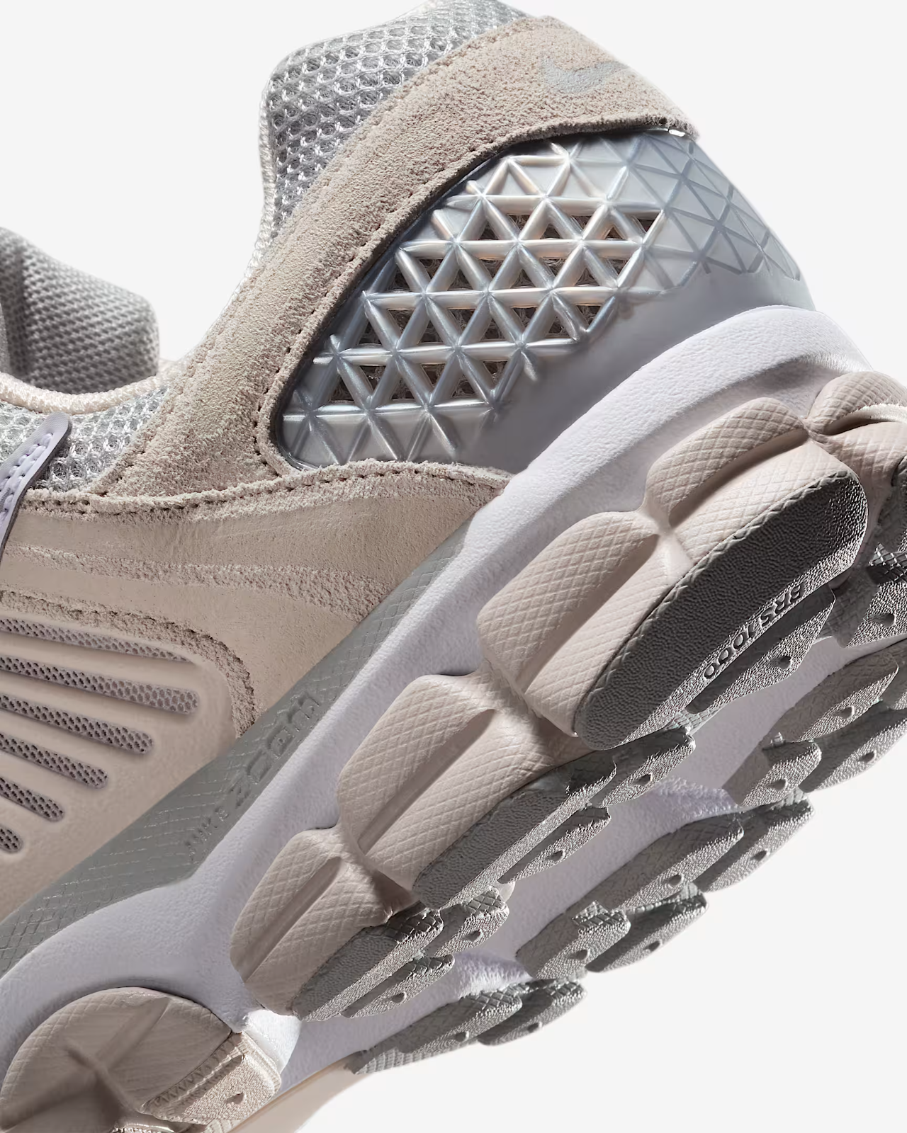 HF1553-101  Nike Zoom Vomero 5 Light Orewood Brown (Men's)